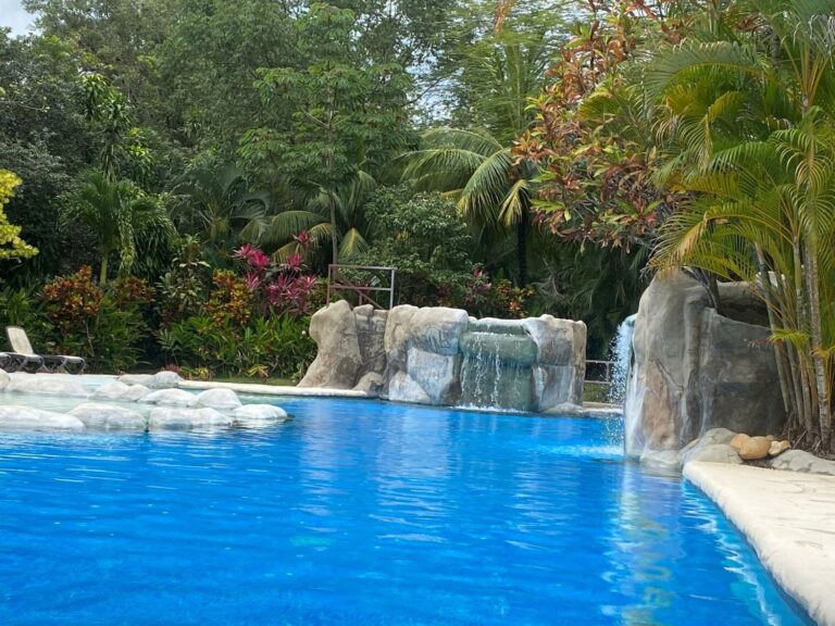 Costa Rica Travel Guide Elicit Folio