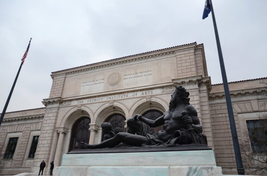 Photo of the outside of Detroit Institute of Arts (DIA)