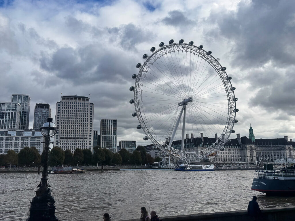 photo of the London eye